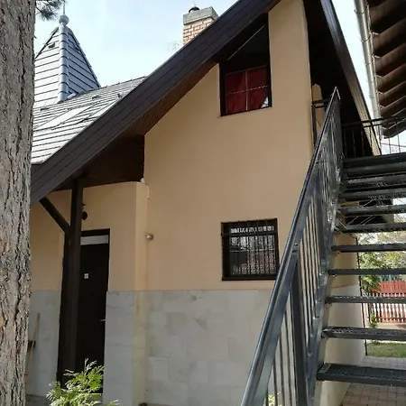 Varazs Wellness Apartman Hotel de apartamente