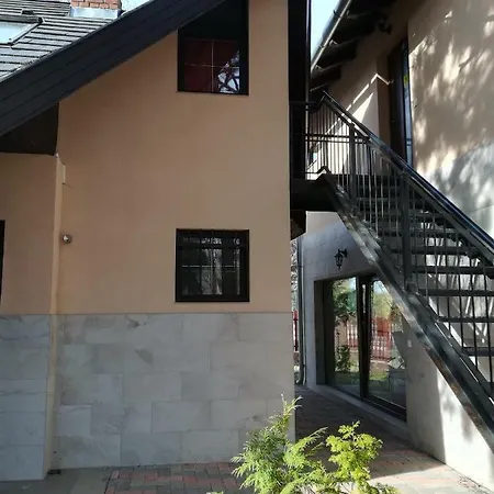 Hotel de apartamente Varazs Wellness Apartman *