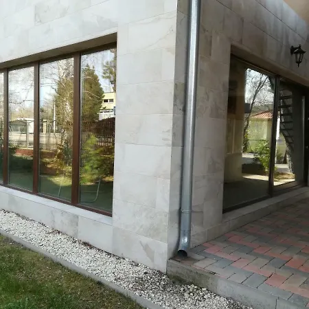 Varazs Wellness Apartman *