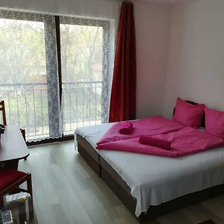 Varazs Wellness Apartman Hotel de apartamente *